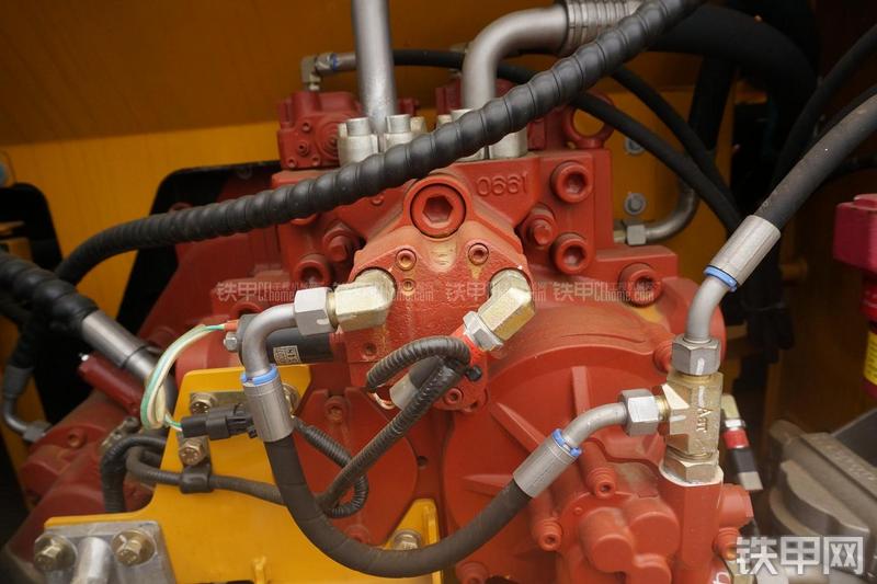 柳工CLG948E挖掘机局部