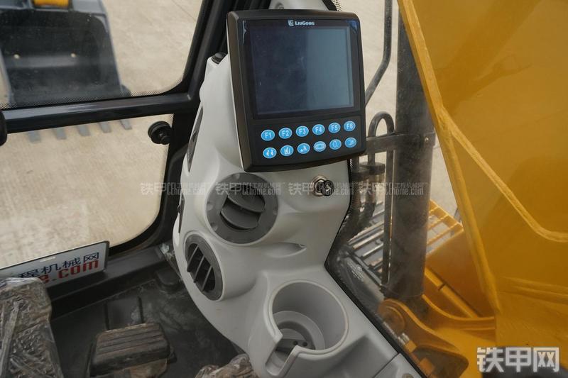 柳工CLG910E挖掘机局部