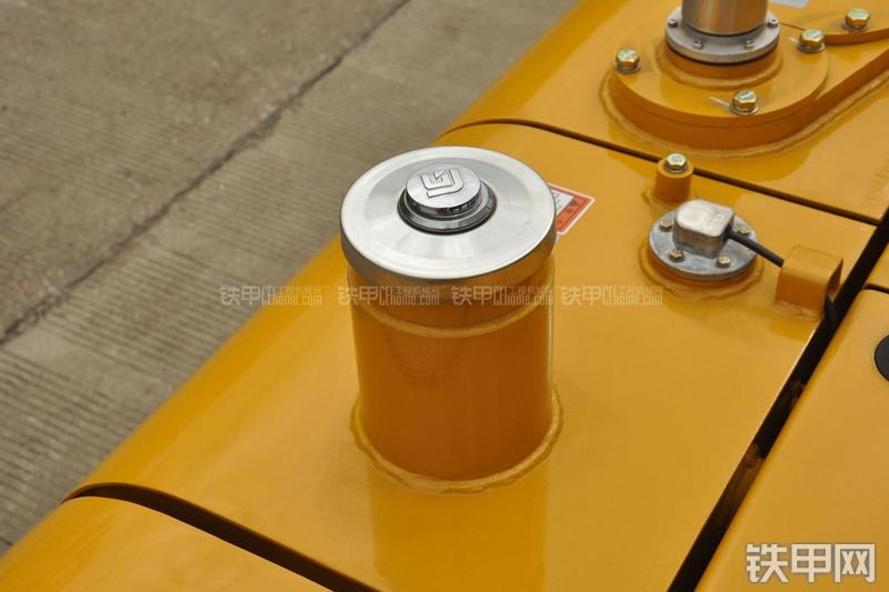 柳工CLG906D挖掘机局部