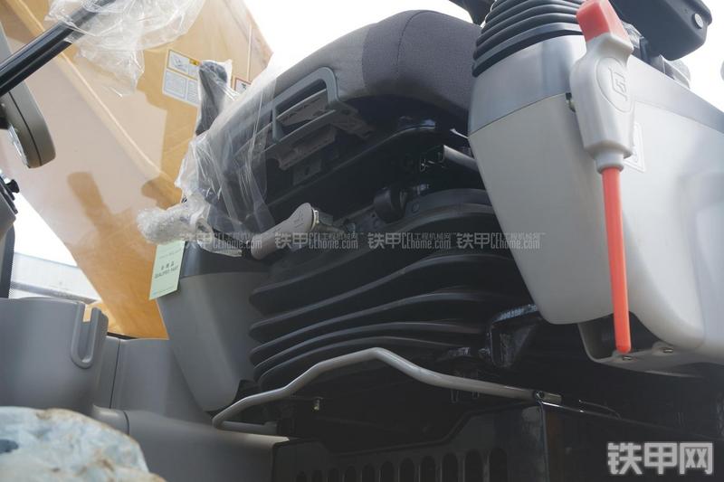 柳工CLG948E挖掘机局部