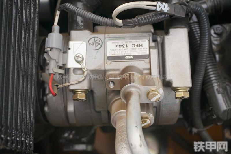 柳工CLG922E挖掘机局部