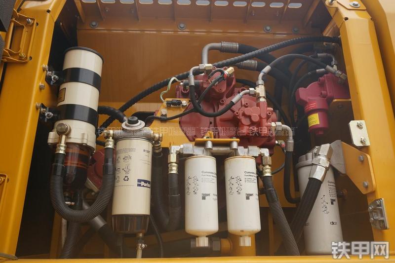 柳工CLG948E挖掘机局部