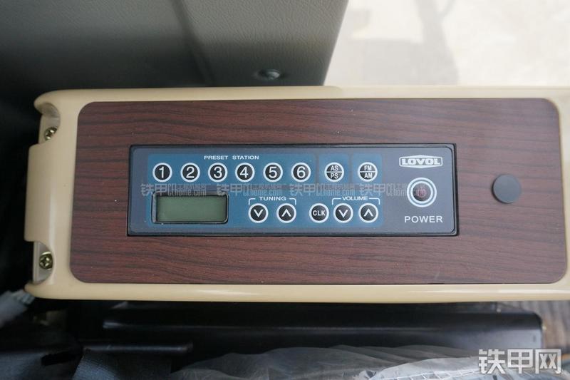 雷沃重工FR60挖掘机局部