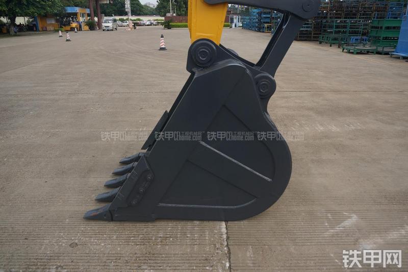 柳工CLG922E挖掘机局部