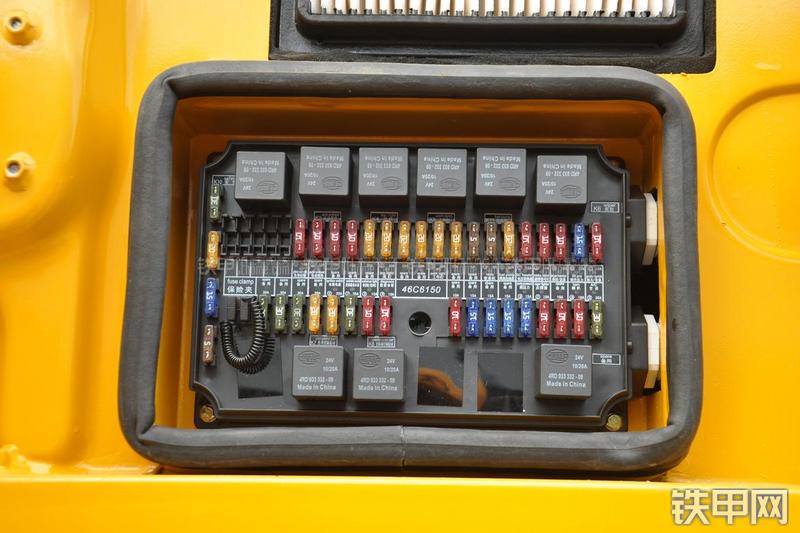 柳工CLG936E挖掘机局部