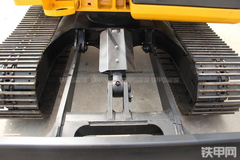 雷沃重工FR75挖掘机局部