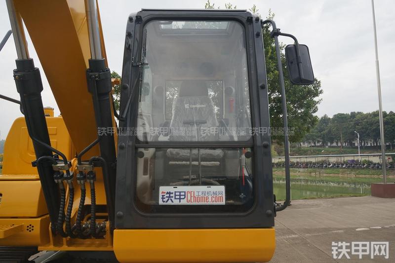 柳工CLG910E挖掘机局部