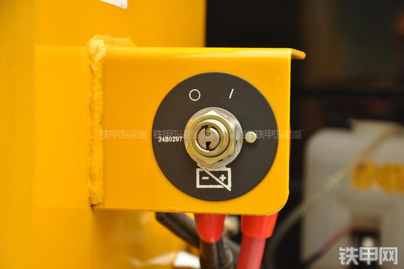 柳工CLG906D挖掘机局部