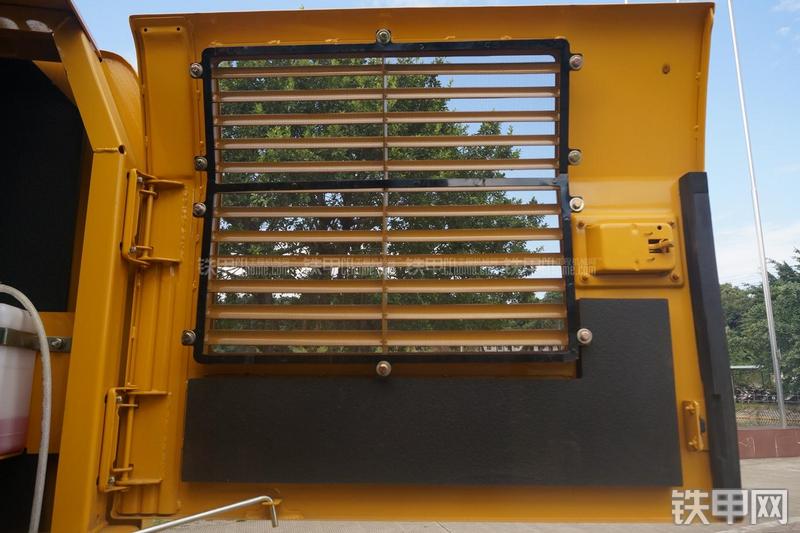 柳工CLG922E挖掘机局部