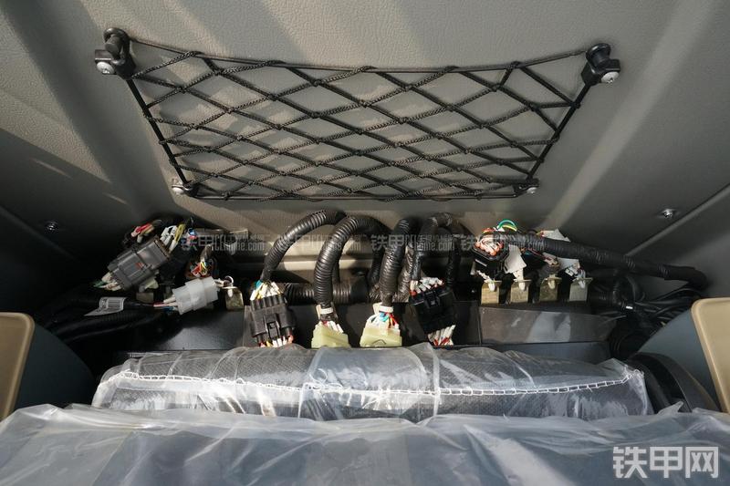 雷沃重工FR60挖掘机局部