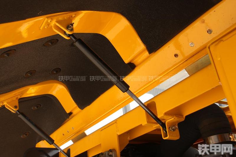 雷沃重工FR75挖掘机局部