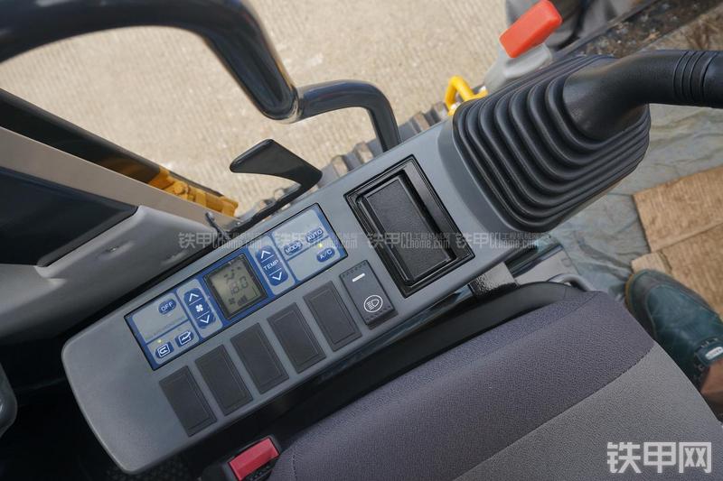 柳工CLG936E挖掘机局部