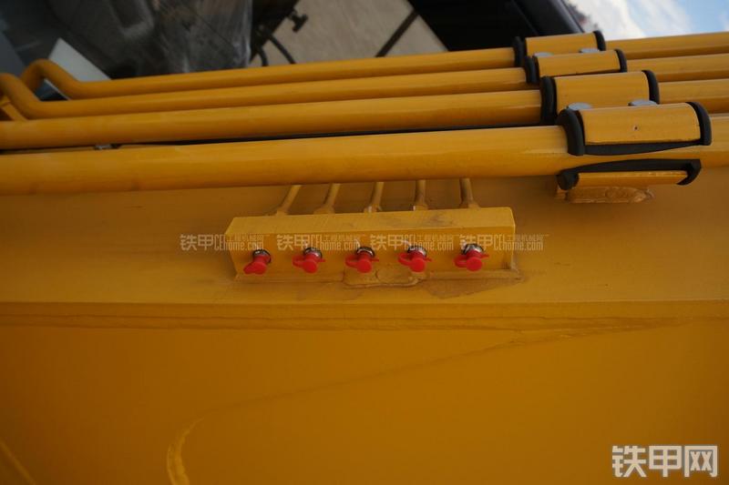 柳工CLG922E挖掘机局部