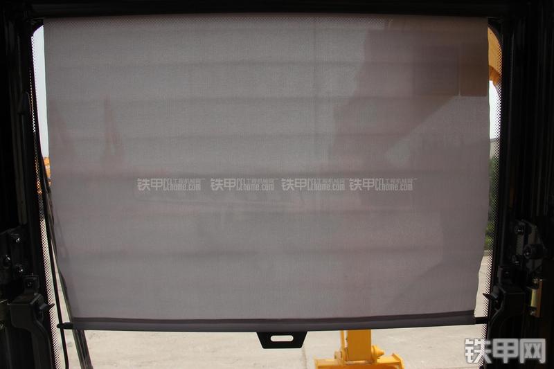 雷沃重工FR75挖掘机局部