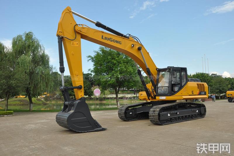 柳工CLG936E挖掘机整机外观