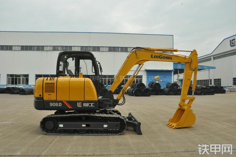 柳工CLG906D挖掘机整机外观