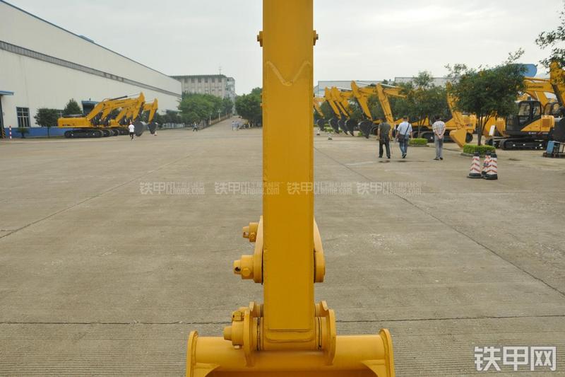 柳工CLG906D挖掘机局部