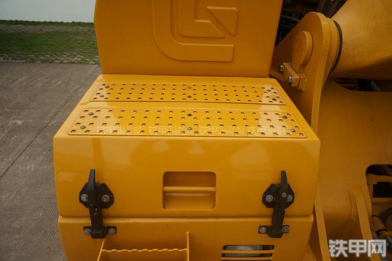 柳工CLG948E挖掘机局部