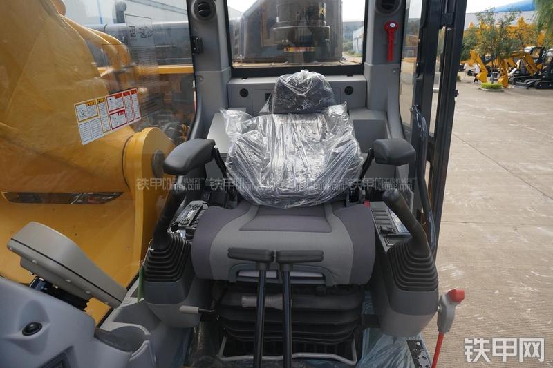 柳工CLG936E挖掘机局部