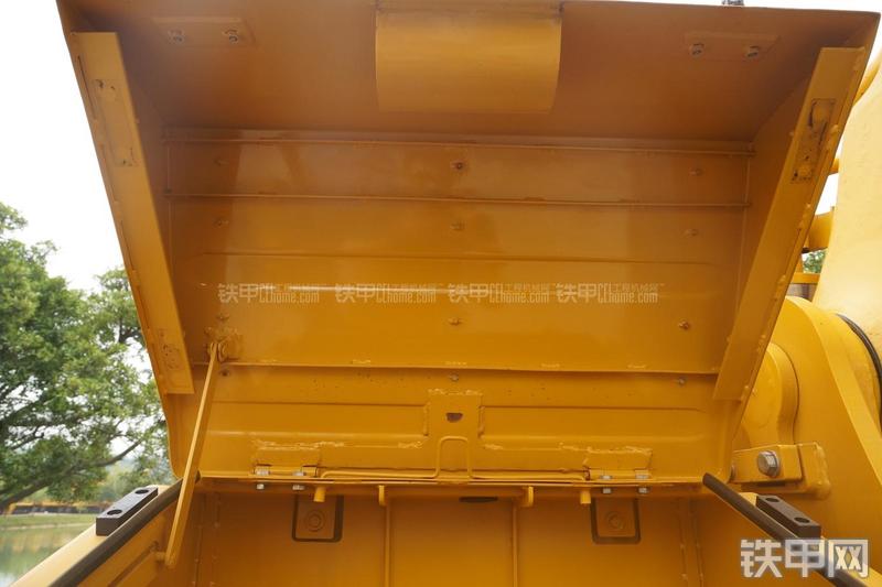 柳工CLG948E挖掘机局部