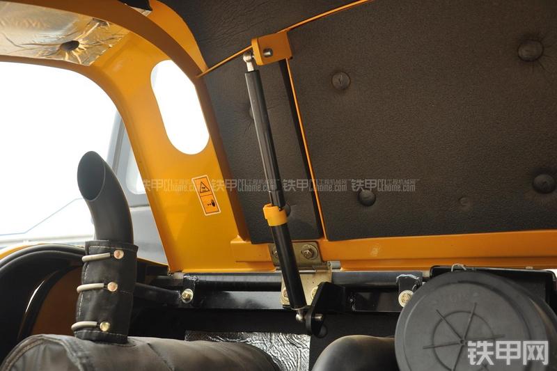 柳工CLG906D挖掘机局部