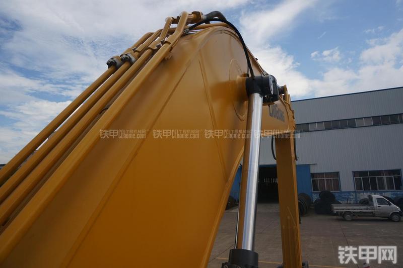 柳工CLG922E挖掘机局部