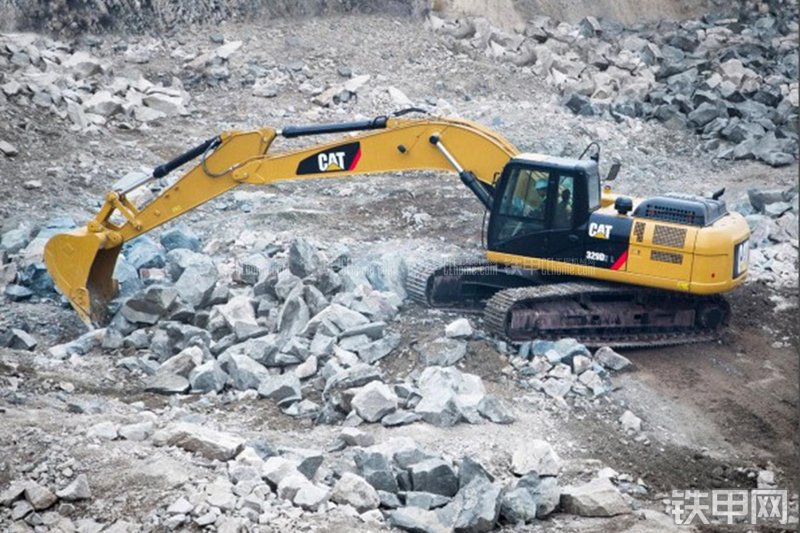 卡特彼勒329D2L液压挖掘机整机外观