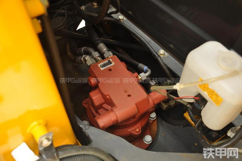 柳工CLG906D挖掘机局部