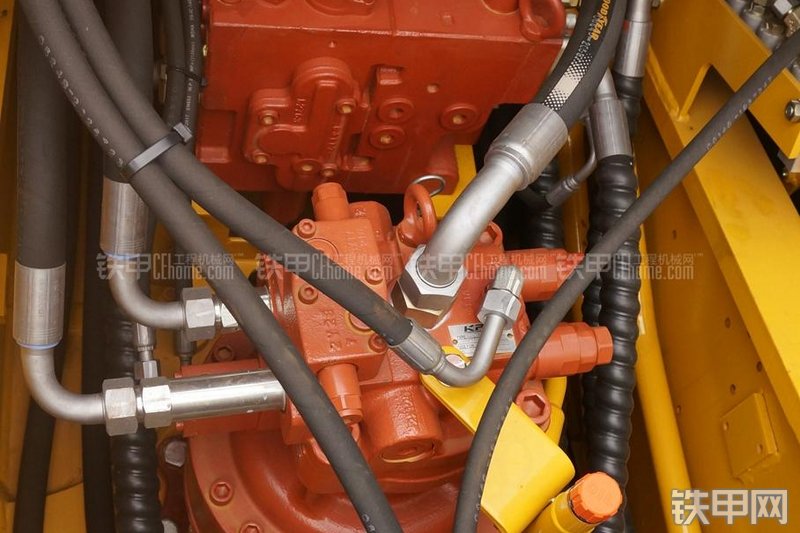 柳工CLG922E挖掘机局部