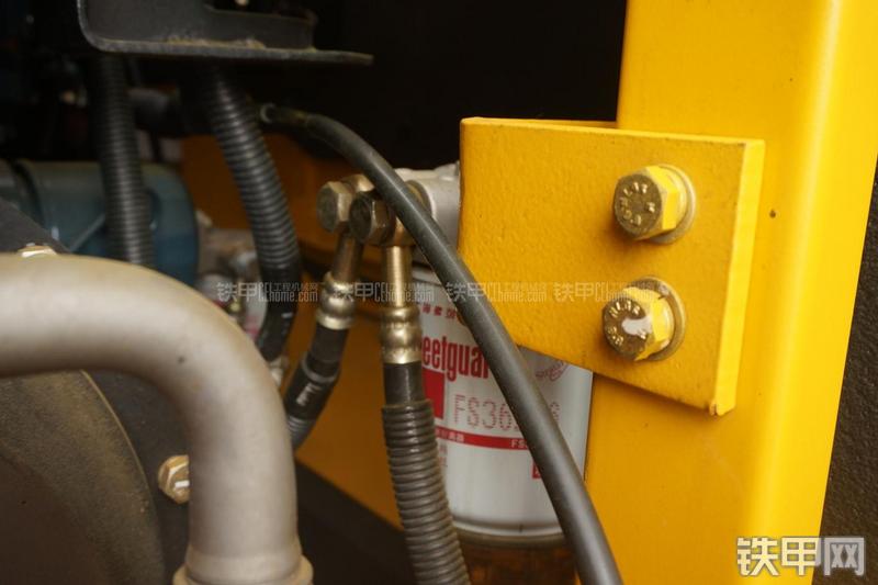 柳工CLG910E挖掘机局部