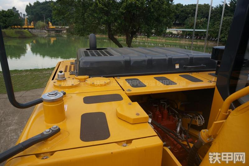 柳工CLG922E挖掘机局部