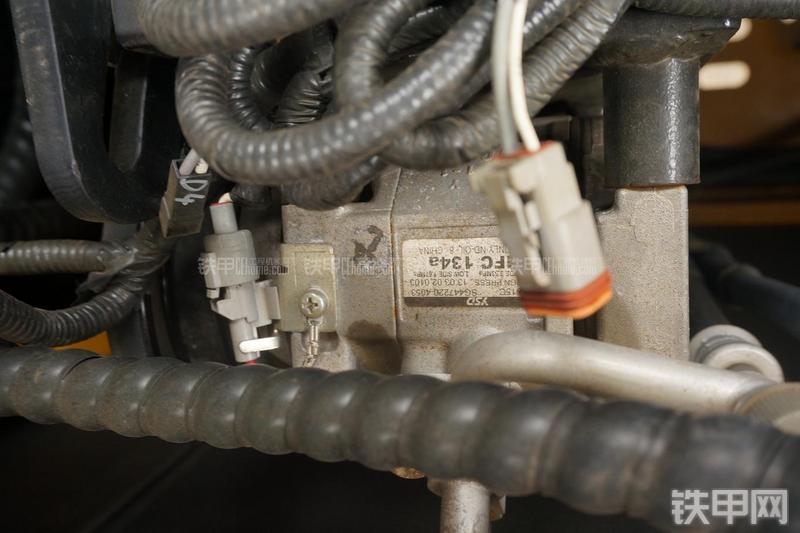 柳工CLG948E挖掘机局部