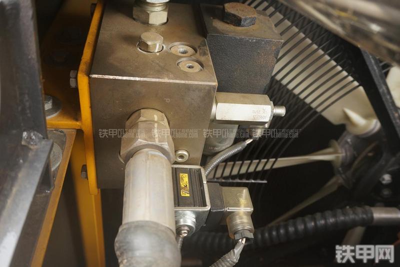 柳工CLG948E挖掘机局部