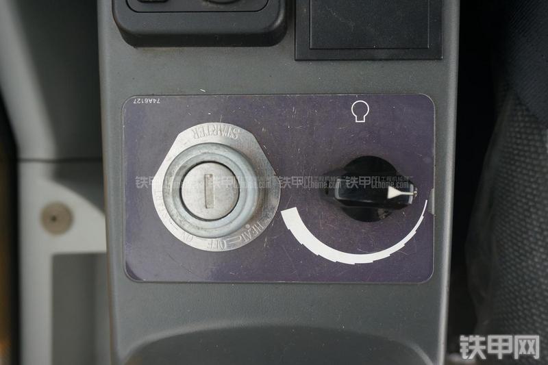 柳工CLG910E挖掘机局部