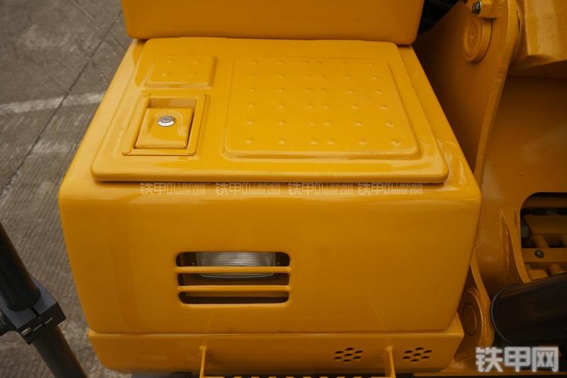 柳工CLG910E挖掘机局部