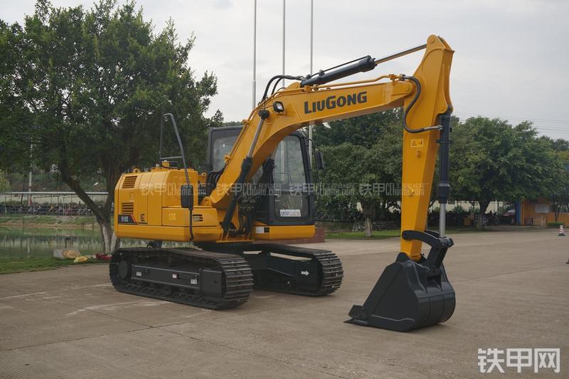 柳工CLG910E挖掘机整机外观