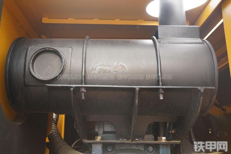 柳工CLG910E挖掘机局部