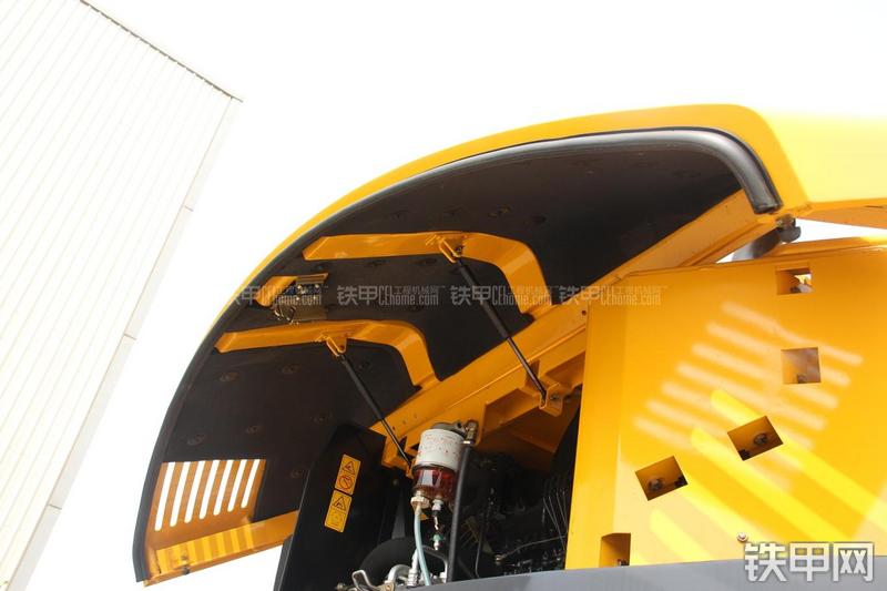 雷沃重工FR75挖掘机局部