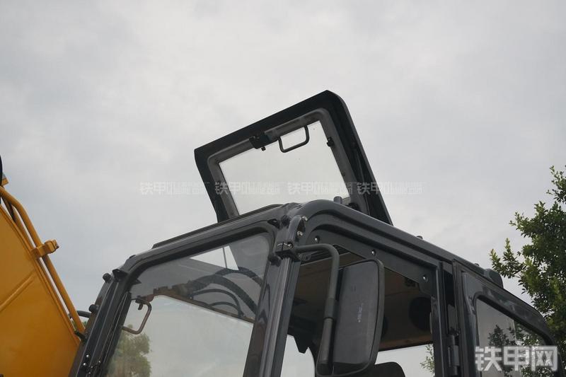 柳工CLG910E挖掘机局部