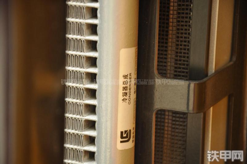 柳工CLG906D挖掘机局部