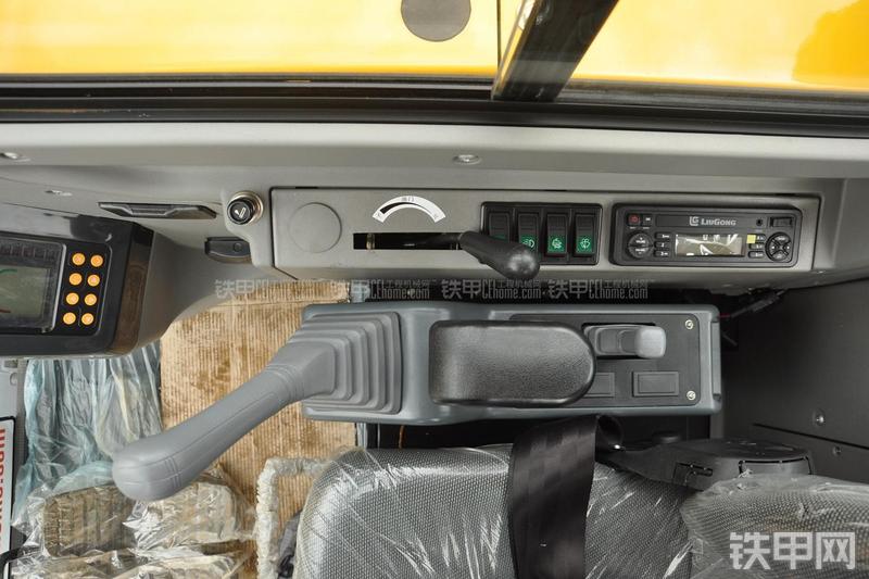 柳工CLG906D挖掘机局部