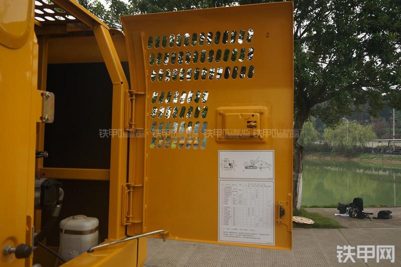 柳工CLG910E挖掘机局部