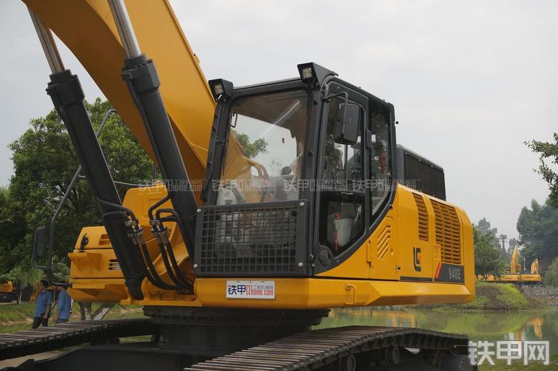 柳工CLG948E挖掘机局部