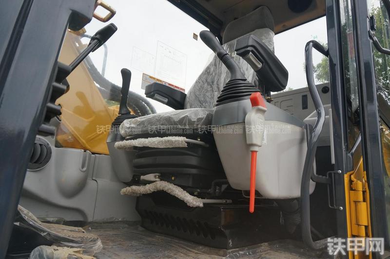 柳工CLG910E挖掘机局部