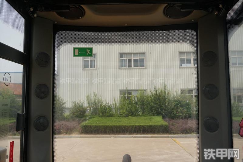 雷沃重工FR60挖掘机局部