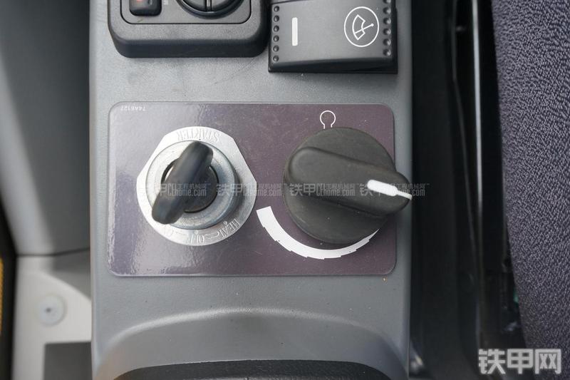 柳工CLG948E挖掘机局部