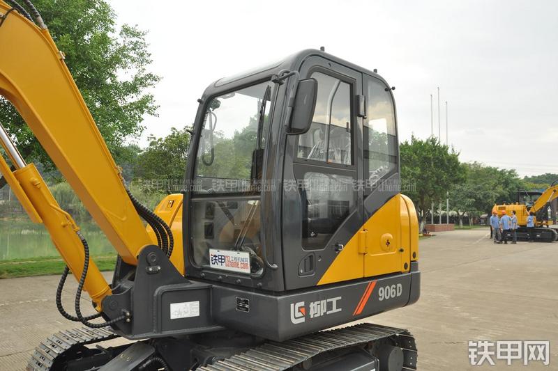 柳工CLG906D挖掘机局部
