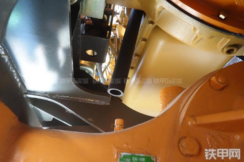 英轩重工YX635装载机展会( )