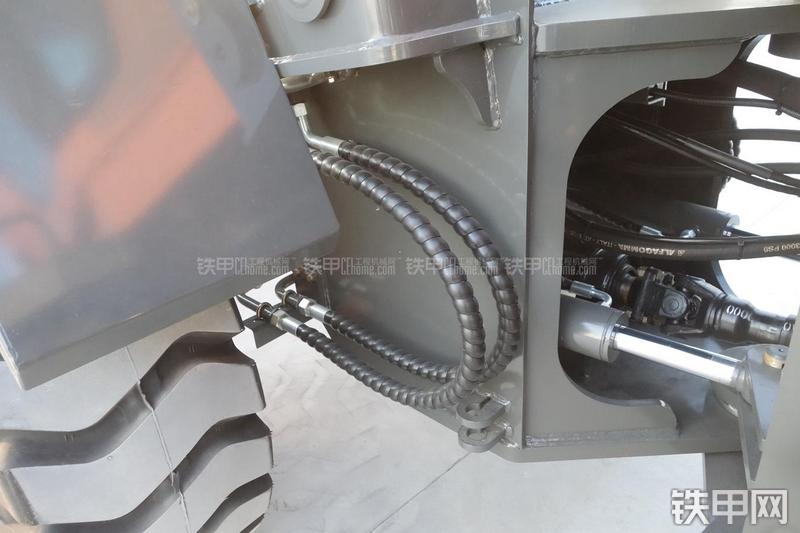 英轩重工YX635装载机展会( )