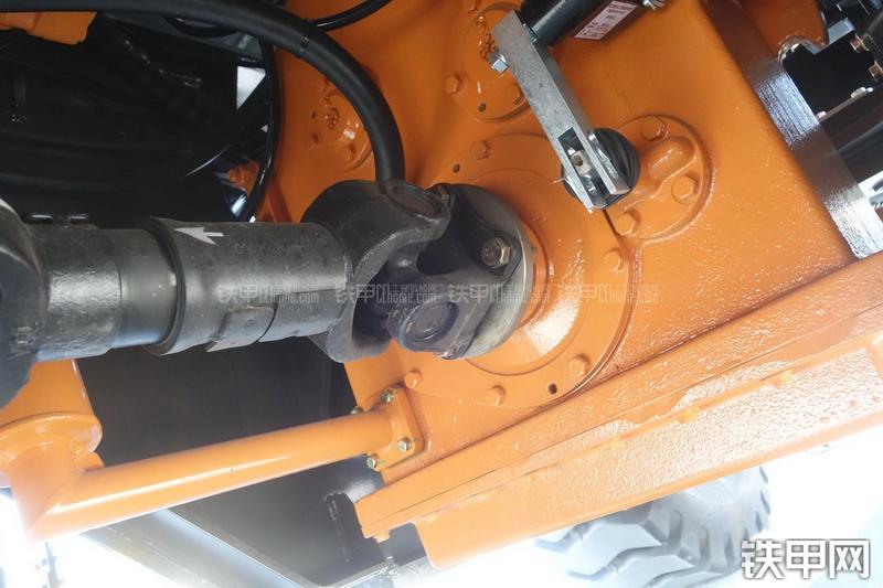 英轩重工YX635装载机展会( )